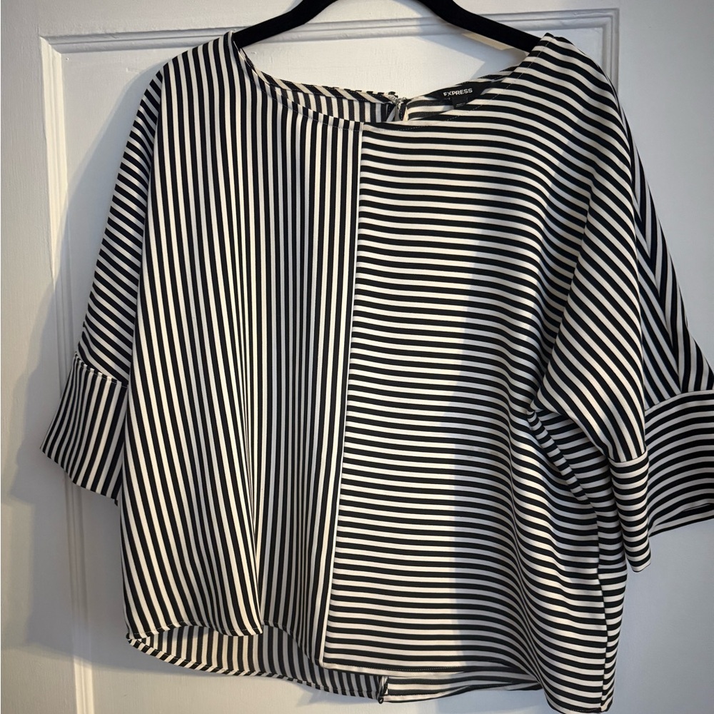 Express Black and White Oversized 3/4 Sleeve Blouse